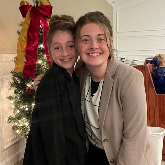 Meet your Posher, Macy - Picture 4 of 9